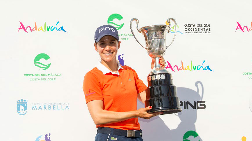 azahara-munoz-with-trophy_16x9.jpg