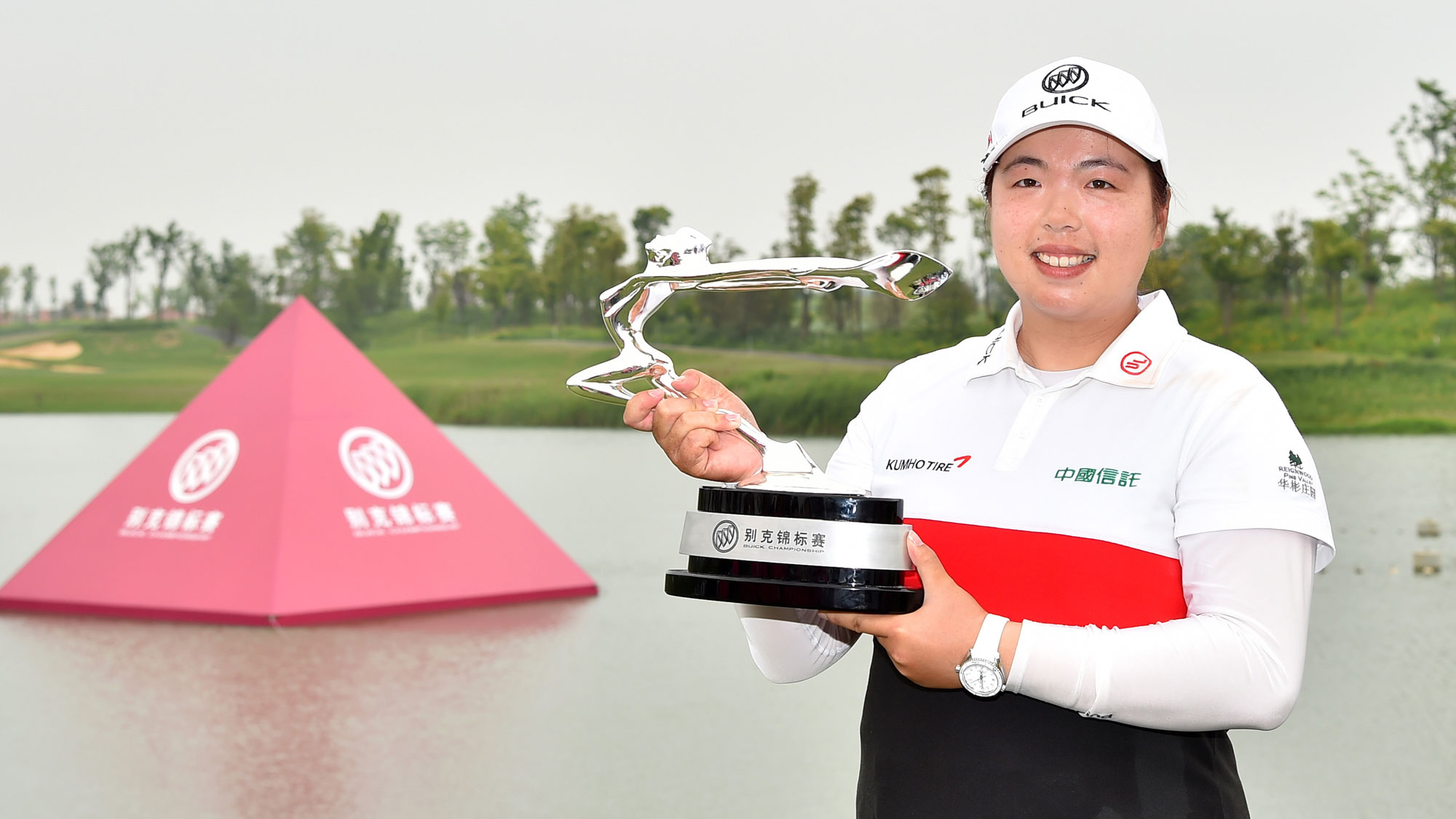 shanshan-feng-with-trophy_2000x1125.jpg