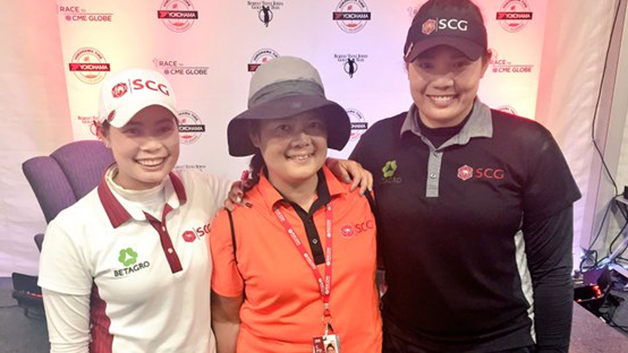 jutanugarnmothersday.jpg