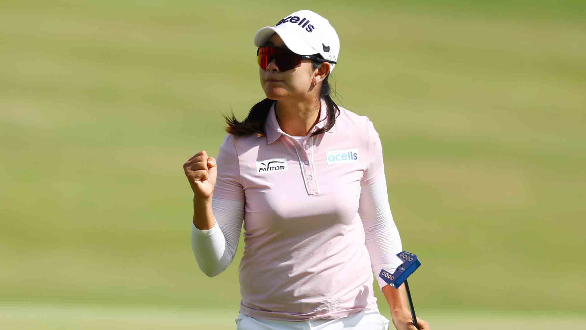 A Lim Kim of South Korea reacts on the ninth green during the first round of the LOTTE Championship presented by Hoakalei 2024 at Hoakalei Country Club on November 06, 2024 in Ewa Beach, Hawaii. 