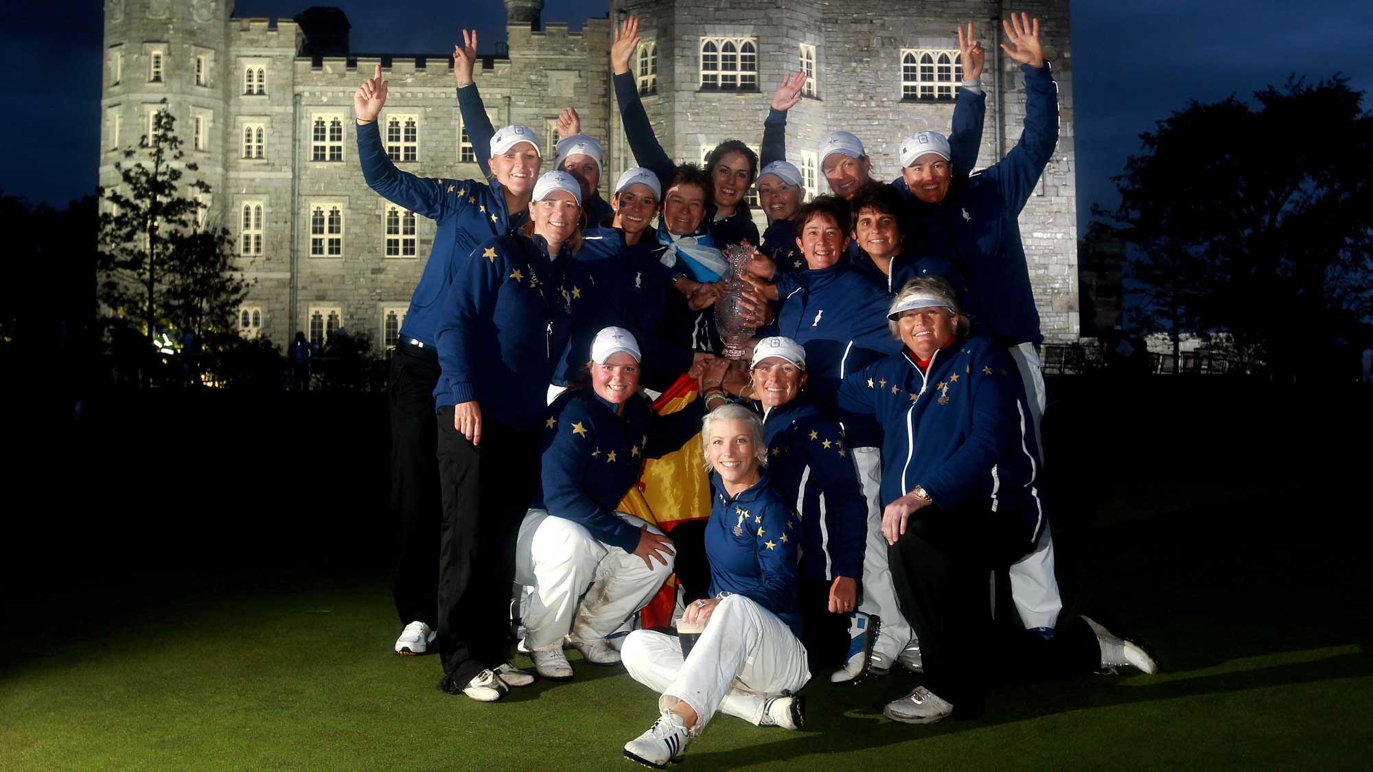 Team Europe Trophy Photo with Solheim Cup