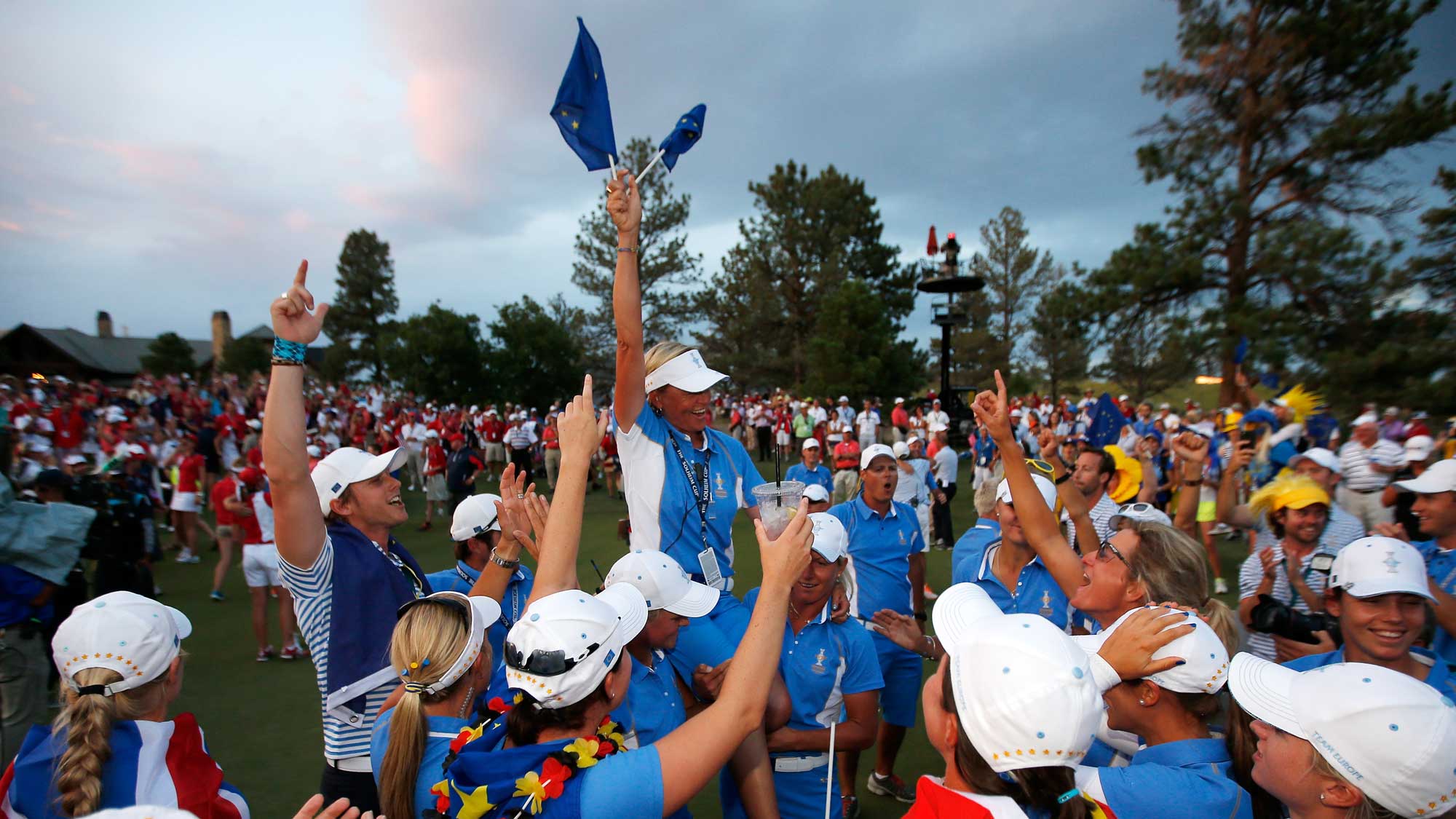 Liselotte Neumann celebrating with Team Europe